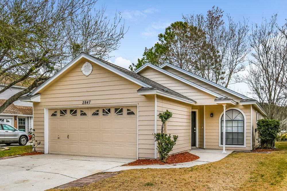2847 Lantana Lakes Dr W - Photo 3 of 19