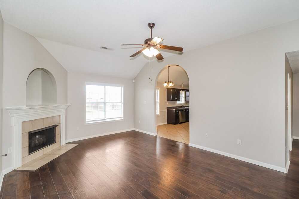 13078 Braybourne Pkwy - Photo 5 of 16