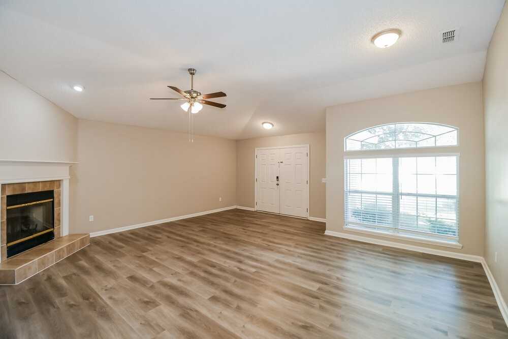 8422 Stelling Dr S - Photo 3 of 16