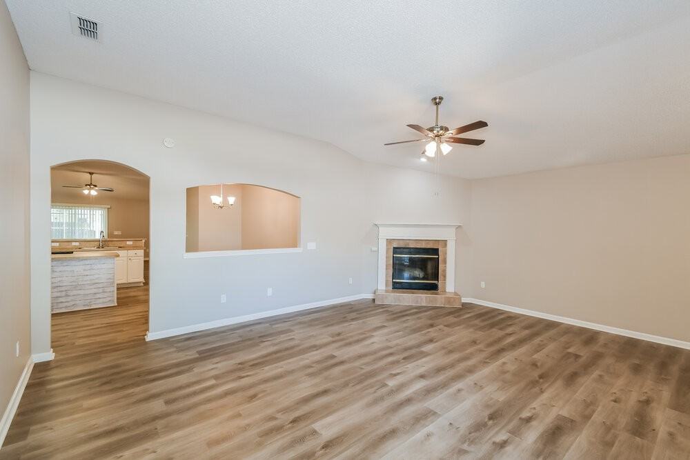 8422 Stelling Dr S - Photo 4 of 16