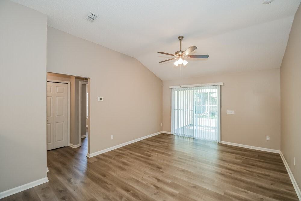 8422 Stelling Dr S - Photo 5 of 16