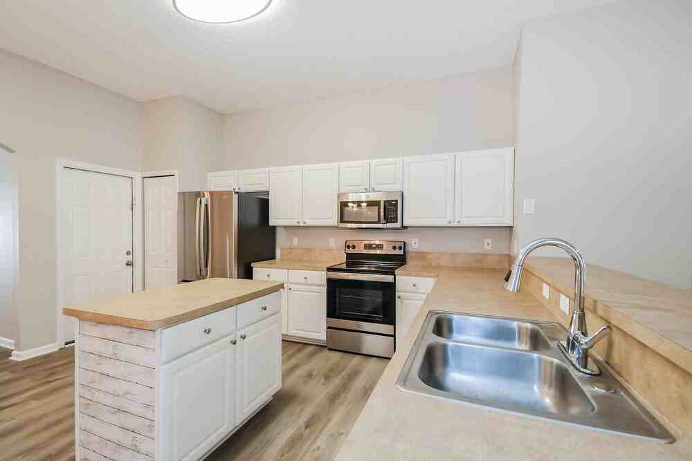 8422 Stelling Dr S - Photo 7 of 16