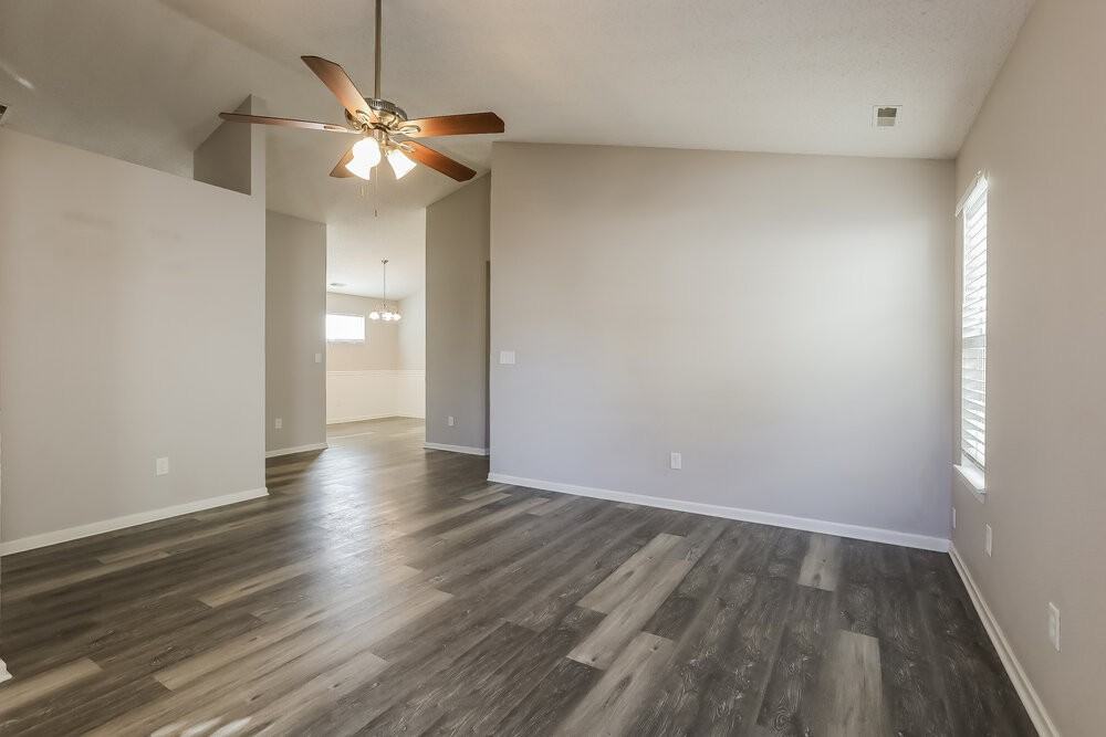 4312 Village Trace Dr - Photo 4 of 16