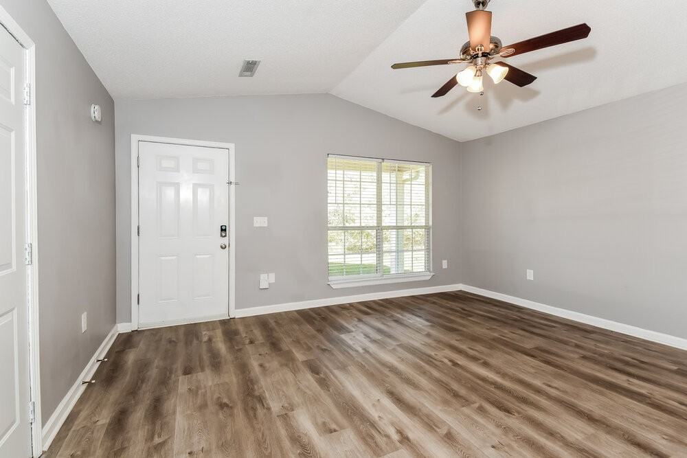 223 Elm Cir - Photo 3 of 16