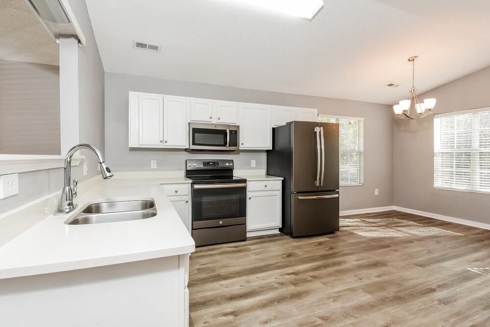 223 Elm Cir - Photo 7 of 16