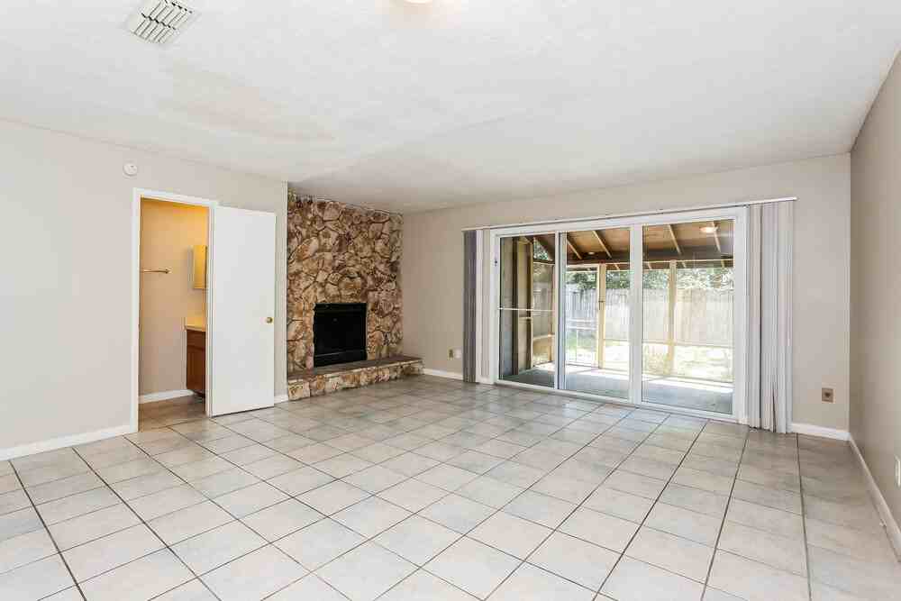 7656 Arble Dr - Photo 4 of 20