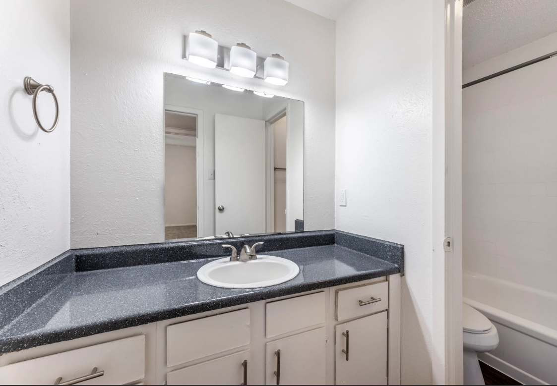 Villa del Sol Apartments - Photo 6 of 6