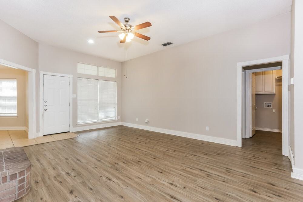 724 Nicole Dr - Photo 5 of 19