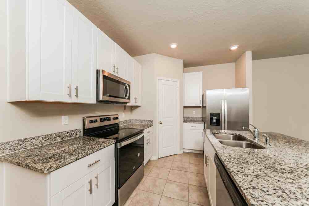 4030 Hot Springs Ave - Photo 7 of 17