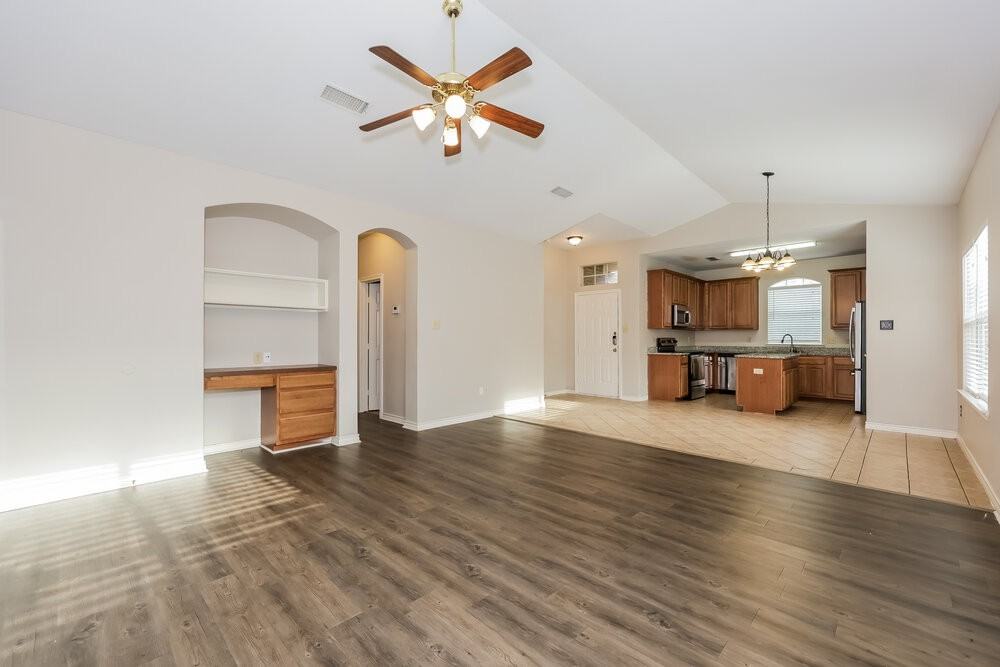 1824 Alanbrooke Dr - Photo 5 of 19