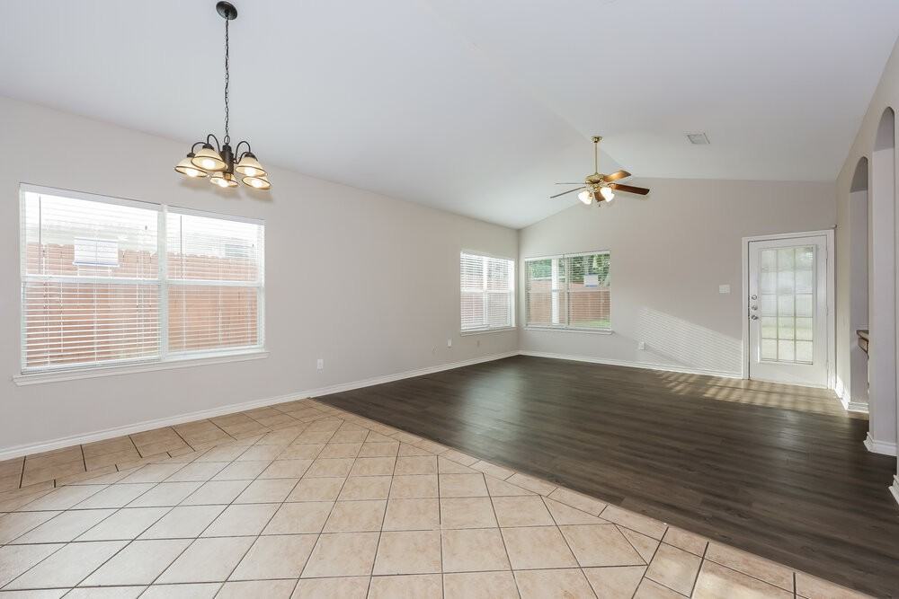 1824 Alanbrooke Dr - Photo 7 of 19