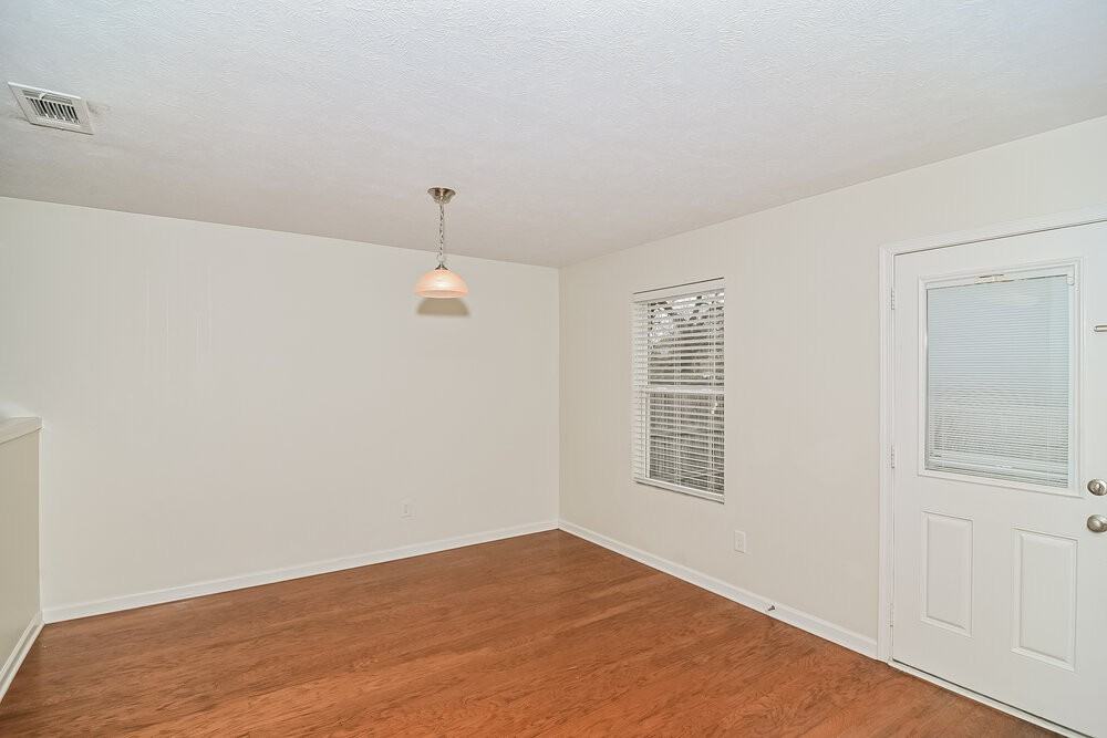 2716 Miranda Dr - Photo 5 of 17