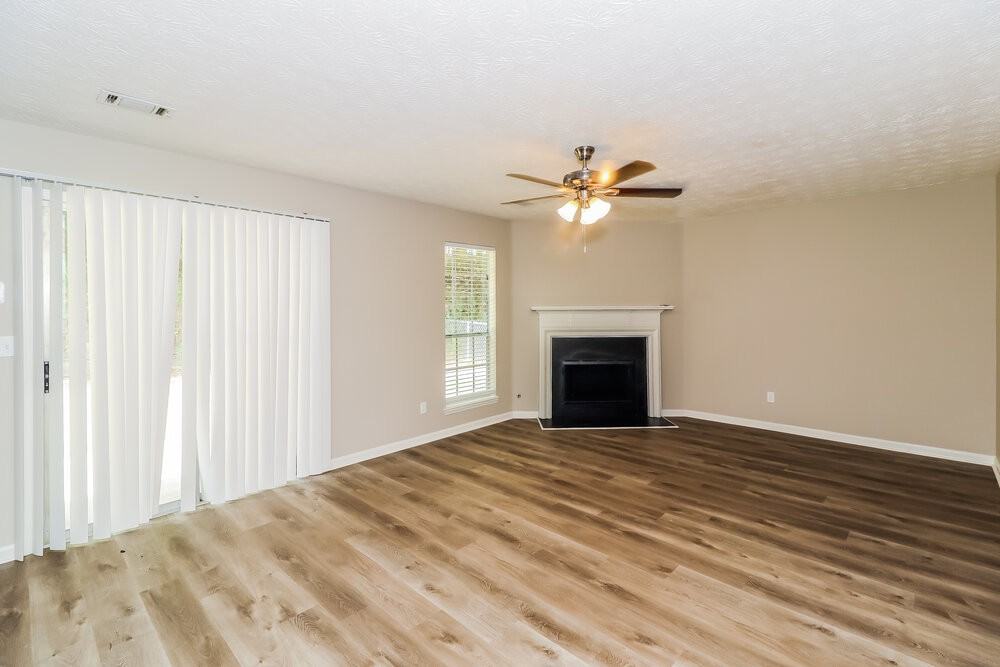 6520 Eastbriar Dr - Photo 5 of 18