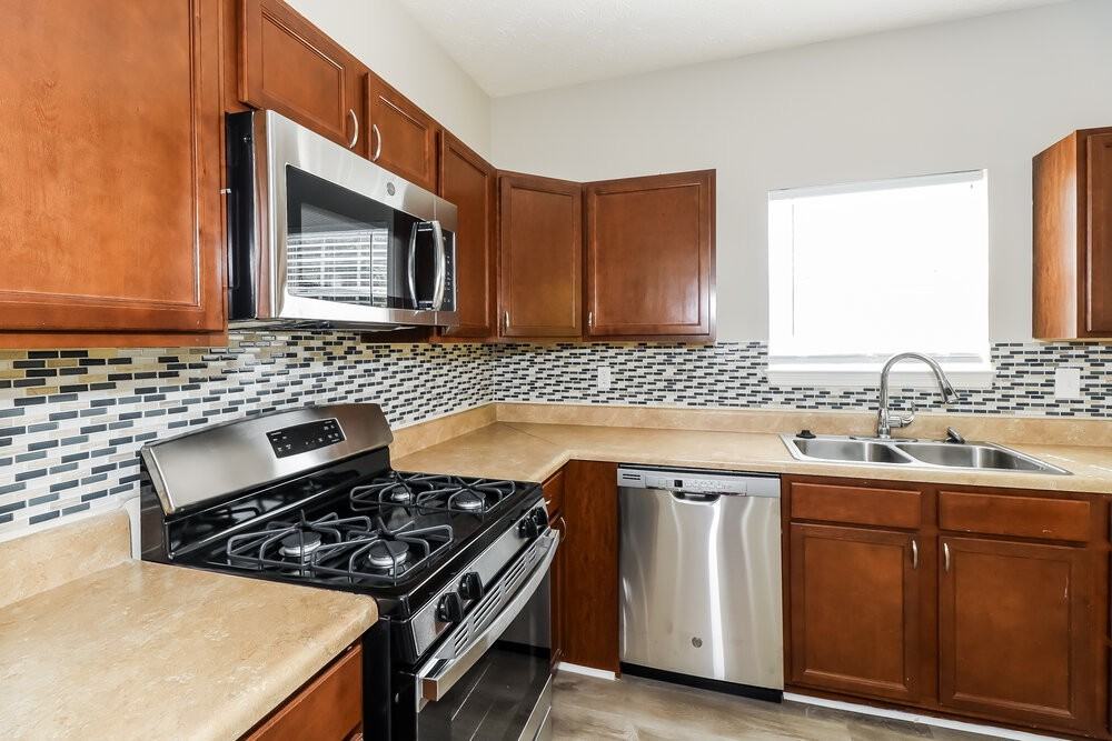 6520 Eastbriar Dr - Photo 7 of 18