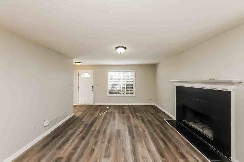 7285 Hunters Ridge Dr - Photo 5 of 17