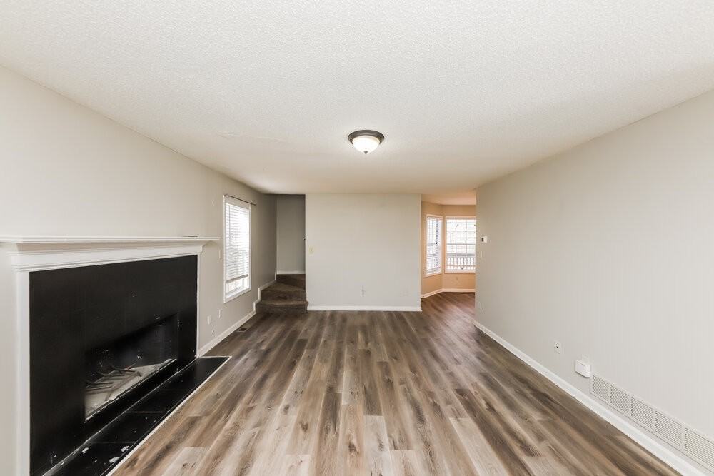 7285 Hunters Ridge Dr - Photo 6 of 17