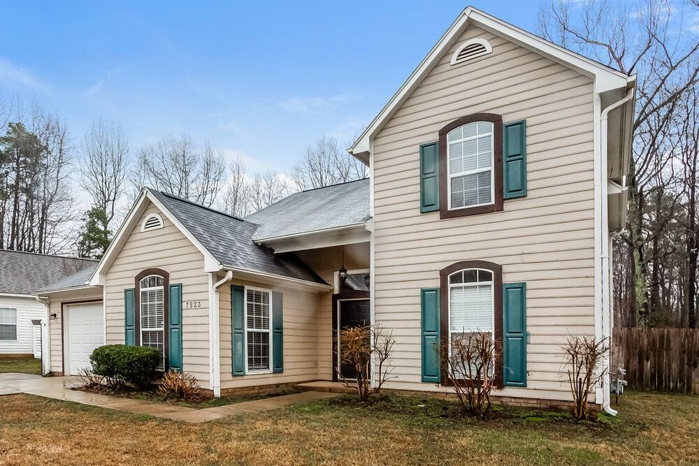 7523 Pence Pond Ln - Photo 5 of 17