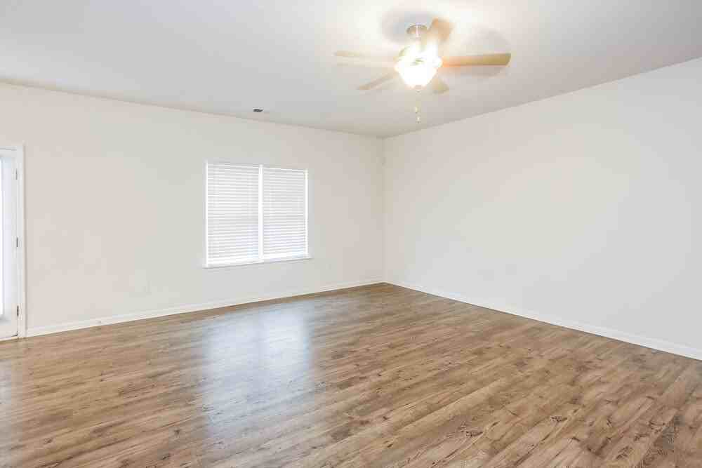 4425 Drifter Dr - Photo 6 of 17