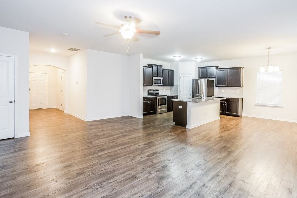 4425 Drifter Dr - Photo 7 of 17