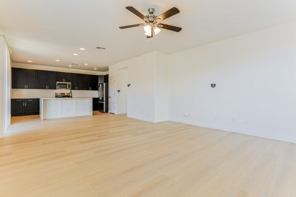 11050 E Segura Ave - Photo 5 of 20