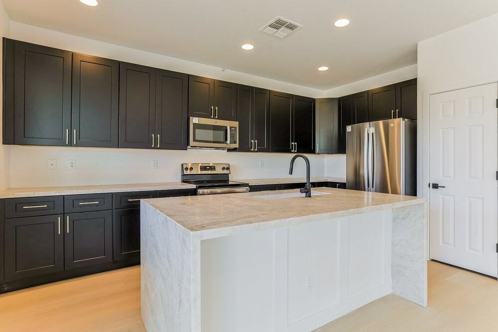 11050 E Segura Ave - Photo 6 of 20