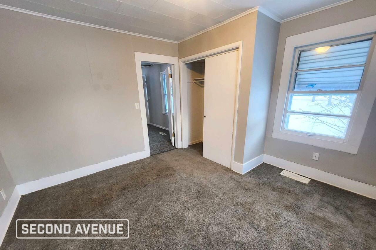 4621 S Cedar St - Photo 3 of 11