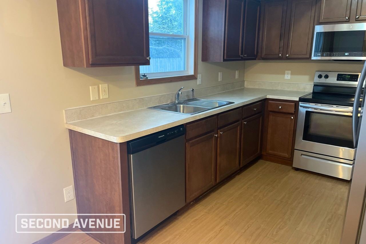 385 Stationpl - Photo 4 of 14