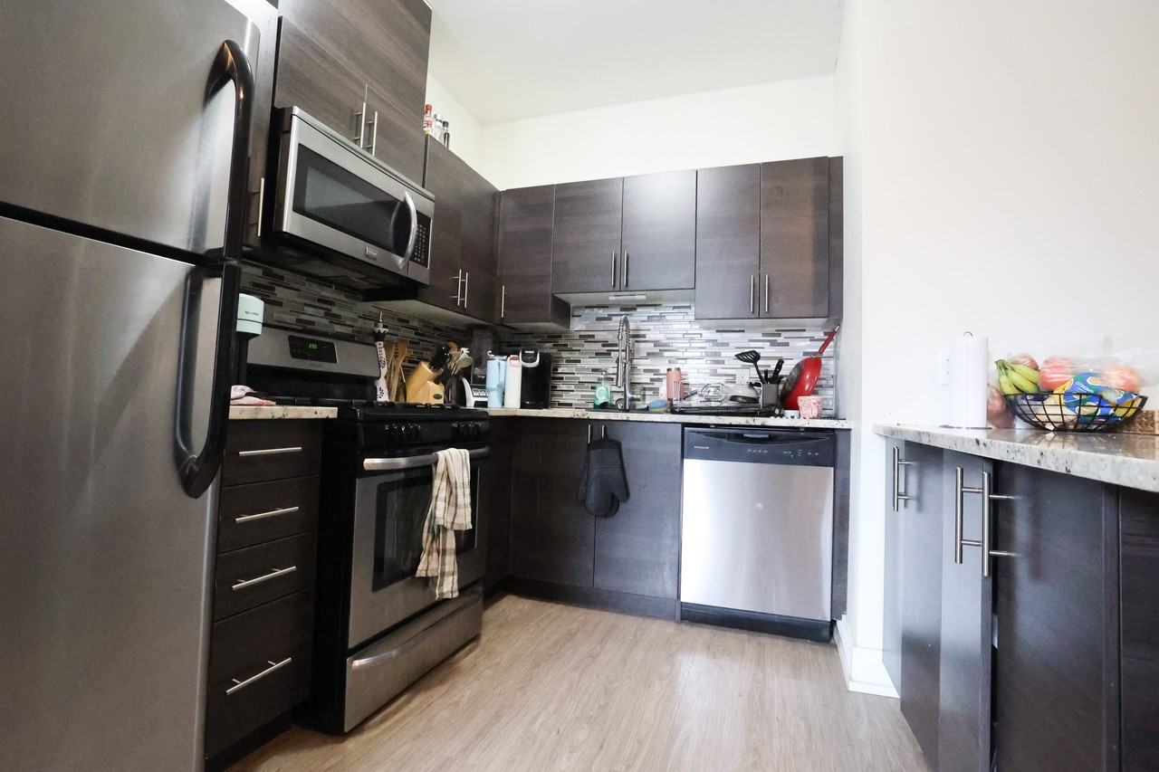 185 Henderson Avenue #5 - Photo 3 of 9