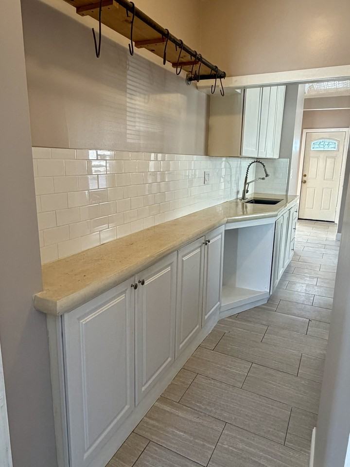 199 Morris Avenue #1 - Photo 6 of 8