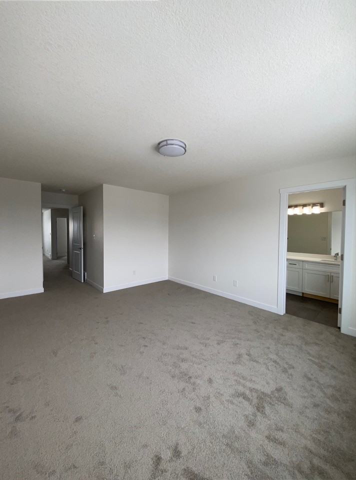 17747 73 St Nw - Photo 4 of 50