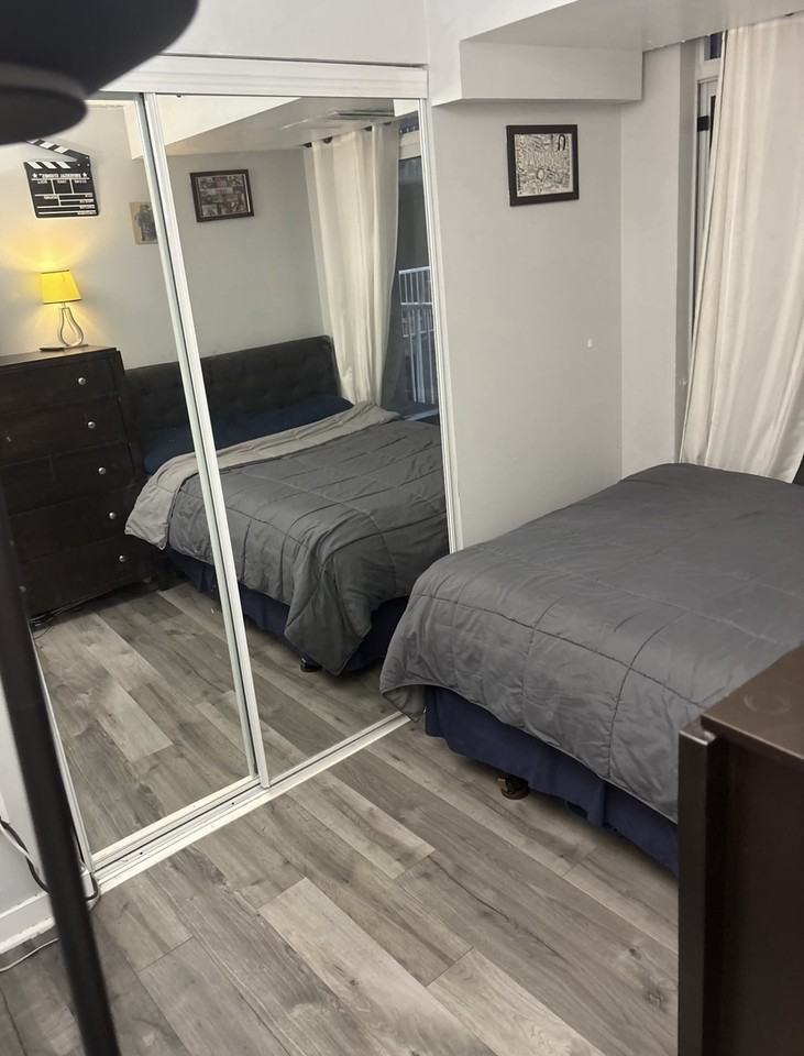 Yonge St & Queen St W - Photo 3 of 10