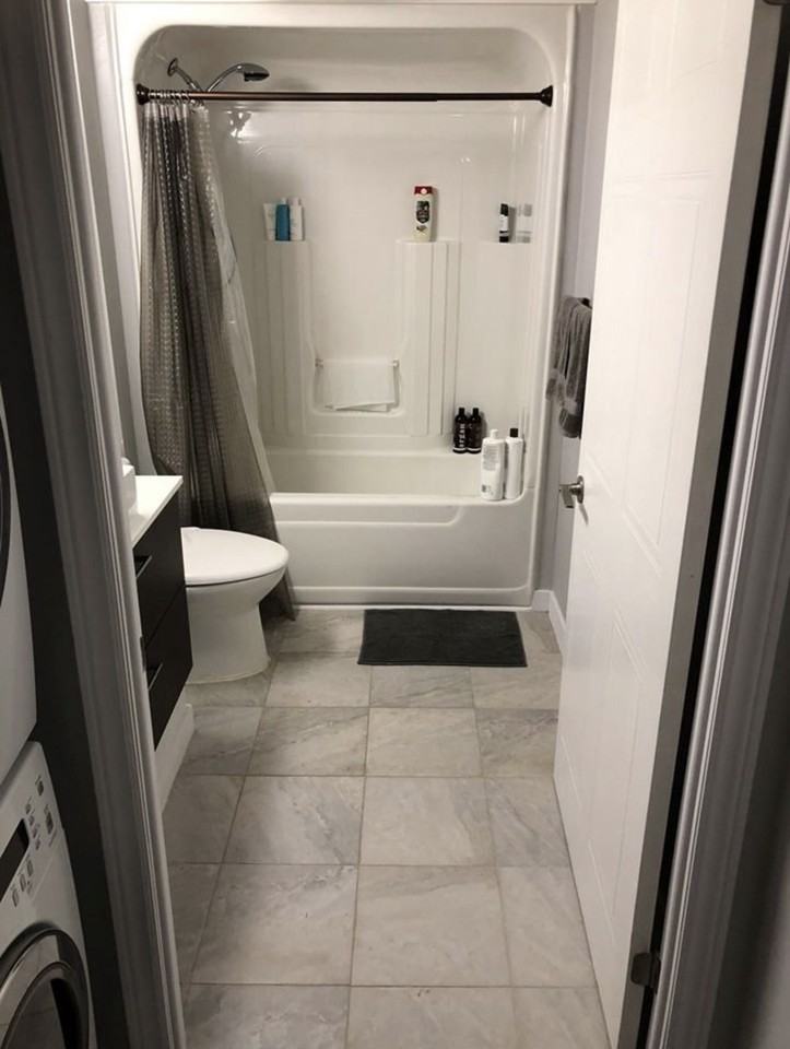 Yonge St & Queen St W - Photo 7 of 10