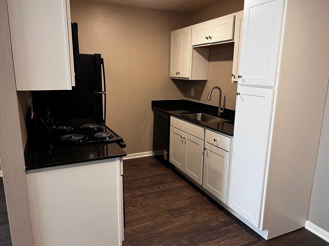 Brazos Point Apartments - Photo 6 of 43