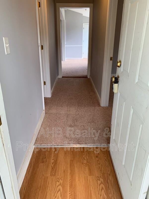 401 Poplar St - Photo 6 of 15