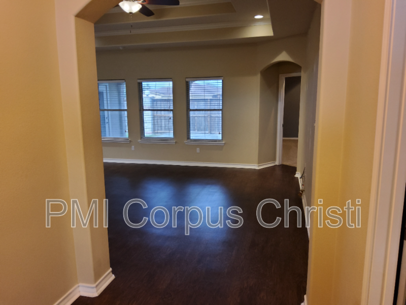 4009 Cimarron Lake Dr - Photo 4 of 42