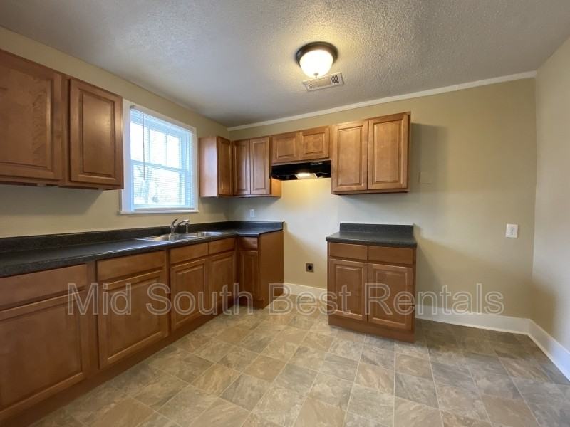 2009 Driftwood Ave - Photo 3 of 8