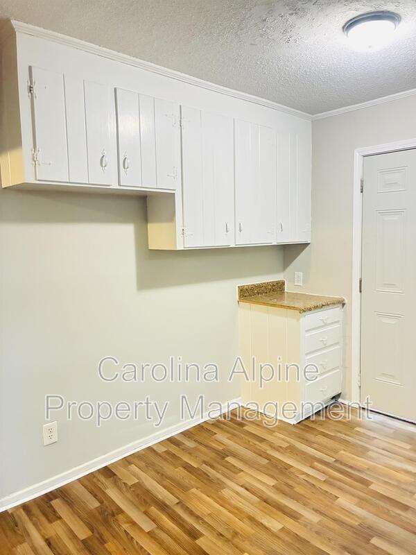 1500 Hateras Ave - Photo 4 of 18