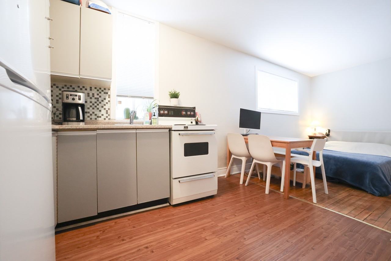 385 Waverley Street #3 - Photo 5 of 6