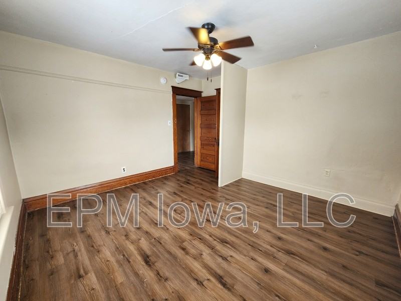 604 1/2 W Seerley Blvd - Photo 7 of 23