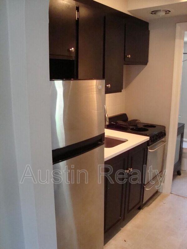 341 Des Peres Ave #C - Photo 2 of 4