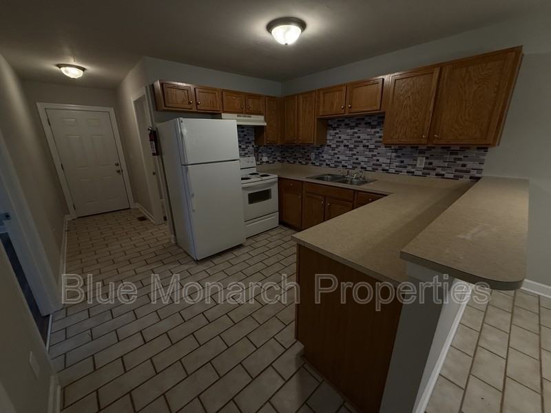 312 Morris St - Photo 4 of 23