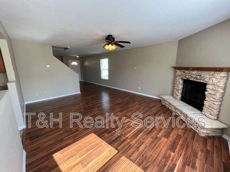 1422 Dowell St - Photo 6 of 21