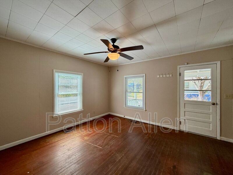 42 6th St - Photo 3 of 29