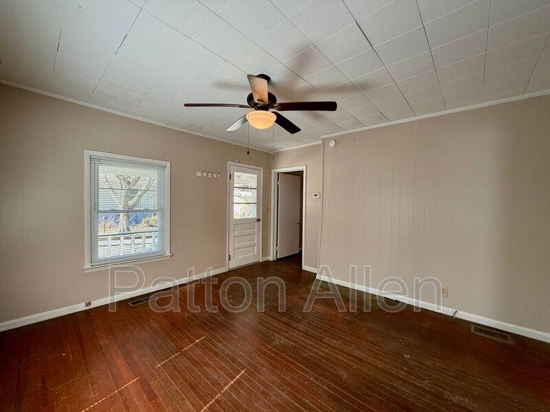 42 6th St - Photo 4 of 29