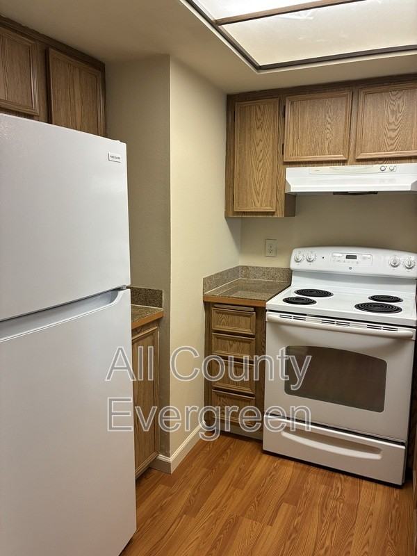 987 26th Pl Ne - Photo 5 of 16