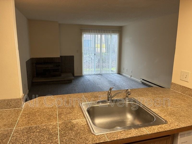 987 26th Pl Ne - Photo 7 of 16