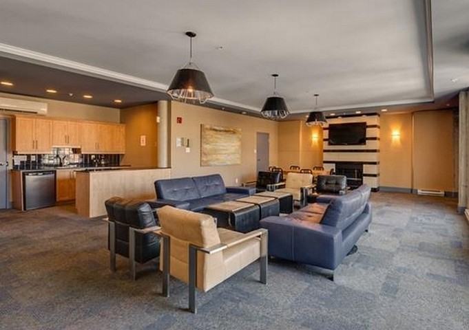 1235 Rue Bishop #401 - Photo 3 of 14