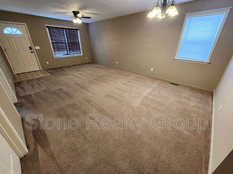 4832 Pine Ridge Ct - Photo 2 of 12