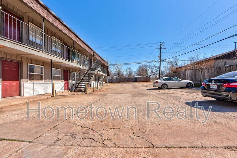 2502 Nw 35th St - Photo 2 of 28