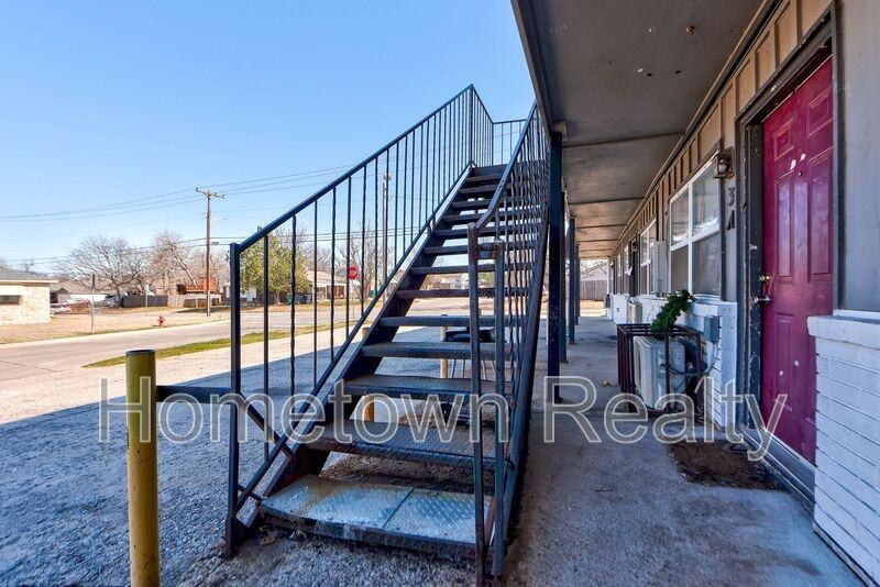 2502 Nw 35th St - Photo 5 of 28